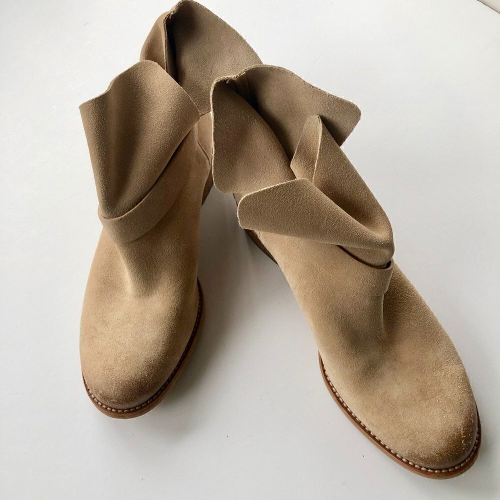 MICHAEL KORS ankle suede leather cut boot gold hardware buckle logo all season 8